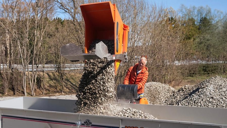 Ny tippdumperserie tilbyr valget mellom bensin og diesel